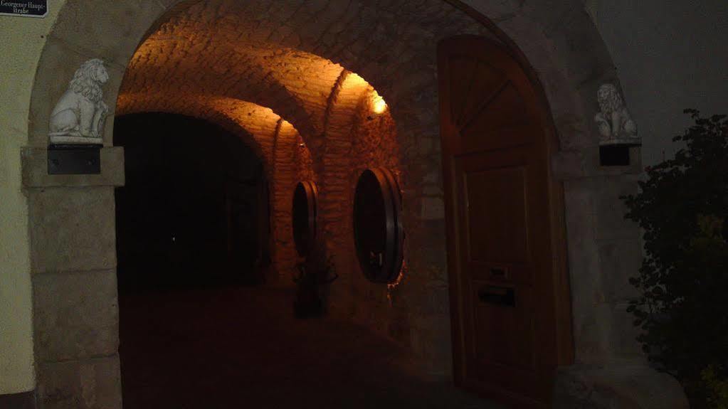 Winzerzimmer - Weingut Tinhof Айзенщат Екстериор снимка
